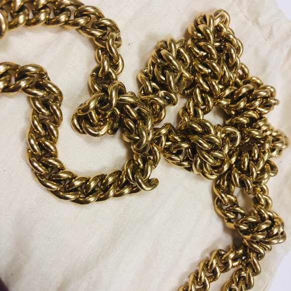 💜 Salvador Ferragamo Corssbody💜 - Picture 4 of 8